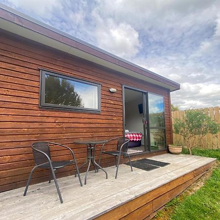 Lake Hawea Cabin With Mountain Views- Outdoor Bath! Exteriér fotografie